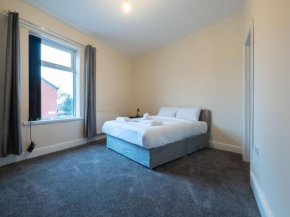 Spacious 2 Bedroom House Manchester